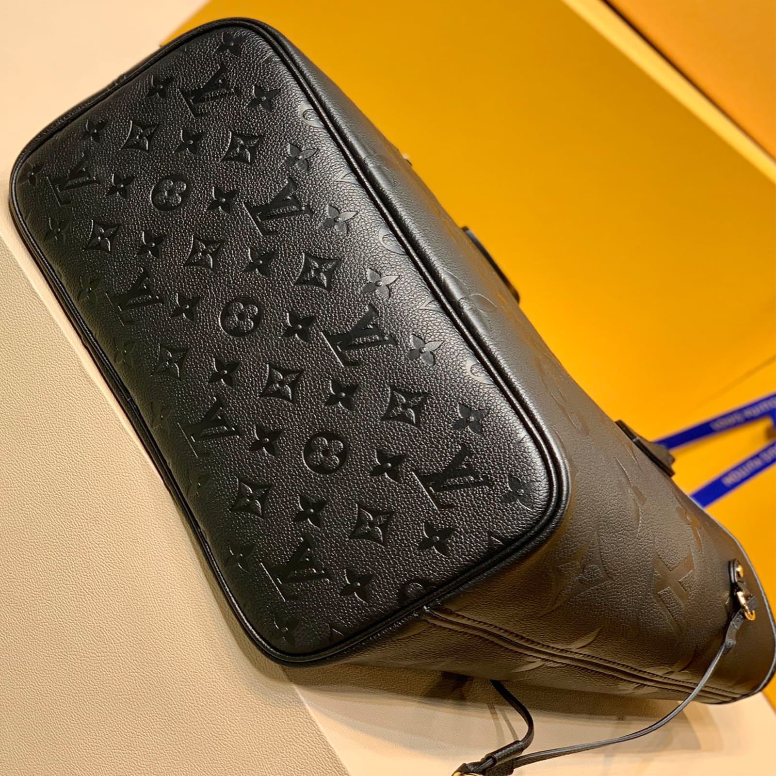 Louis Vuitton Neverfull MM Noir Empreinte Bag M45685(Master Quality)